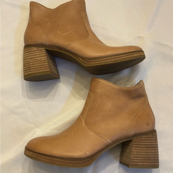 Lucky Brand Shoes - Lucky Brand Tan Heeled Boots
